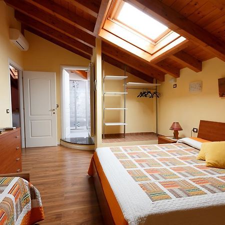 Il Gelsomino Bed & Breakfast Ferno Ruang foto