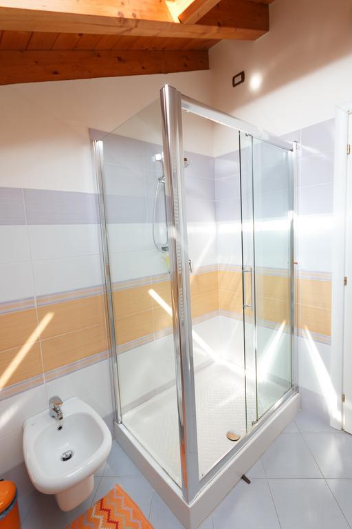 Il Gelsomino Bed & Breakfast Ferno Ruang foto