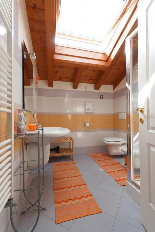 Il Gelsomino Bed & Breakfast Ferno Ruang foto