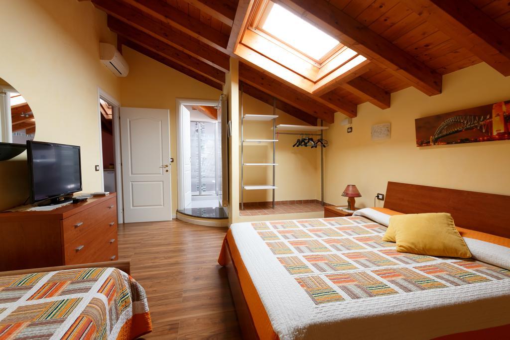 Il Gelsomino Bed & Breakfast Ferno Ruang foto