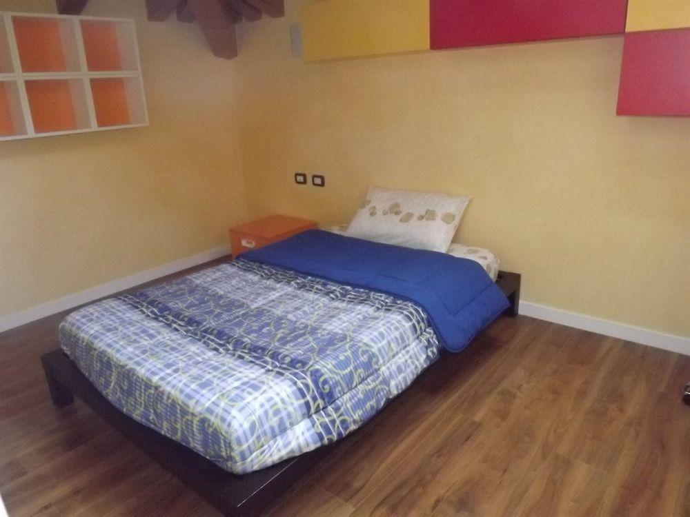 Il Gelsomino Bed & Breakfast Ferno Bagian luar foto