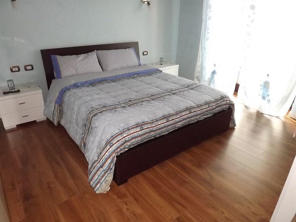 Il Gelsomino Bed & Breakfast Ferno Bagian luar foto