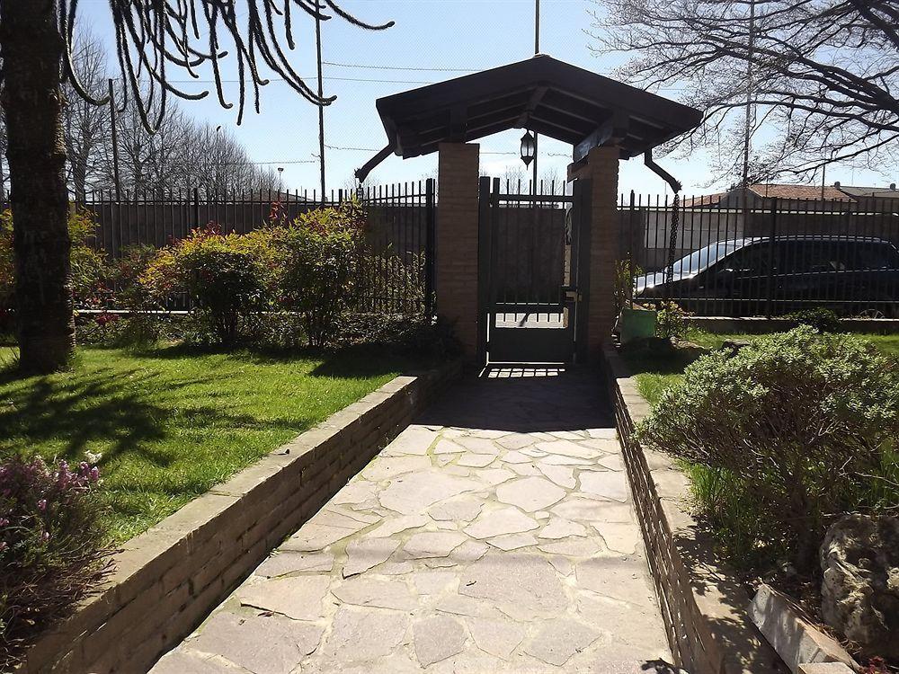 Il Gelsomino Bed & Breakfast Ferno Bagian luar foto
