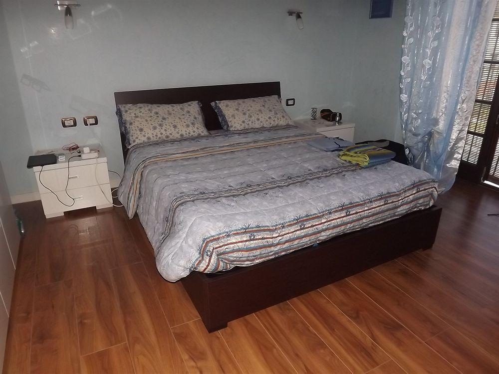 Il Gelsomino Bed & Breakfast Ferno Bagian luar foto
