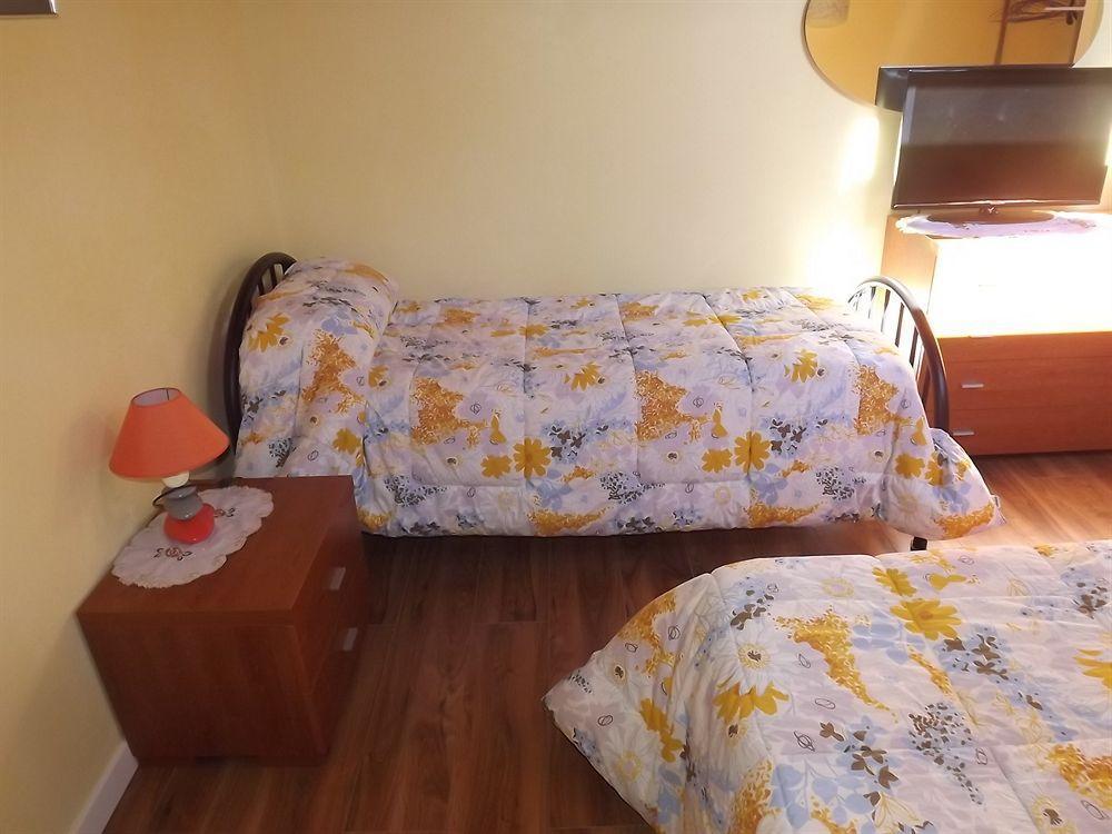 Il Gelsomino Bed & Breakfast Ferno Bagian luar foto