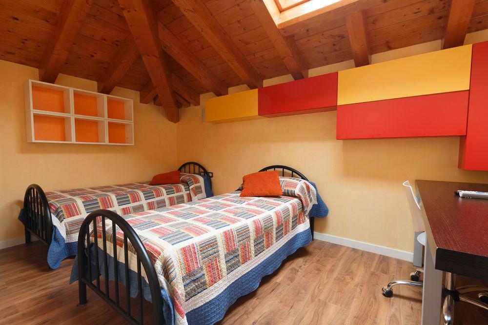 Il Gelsomino Bed & Breakfast Ferno Bagian luar foto