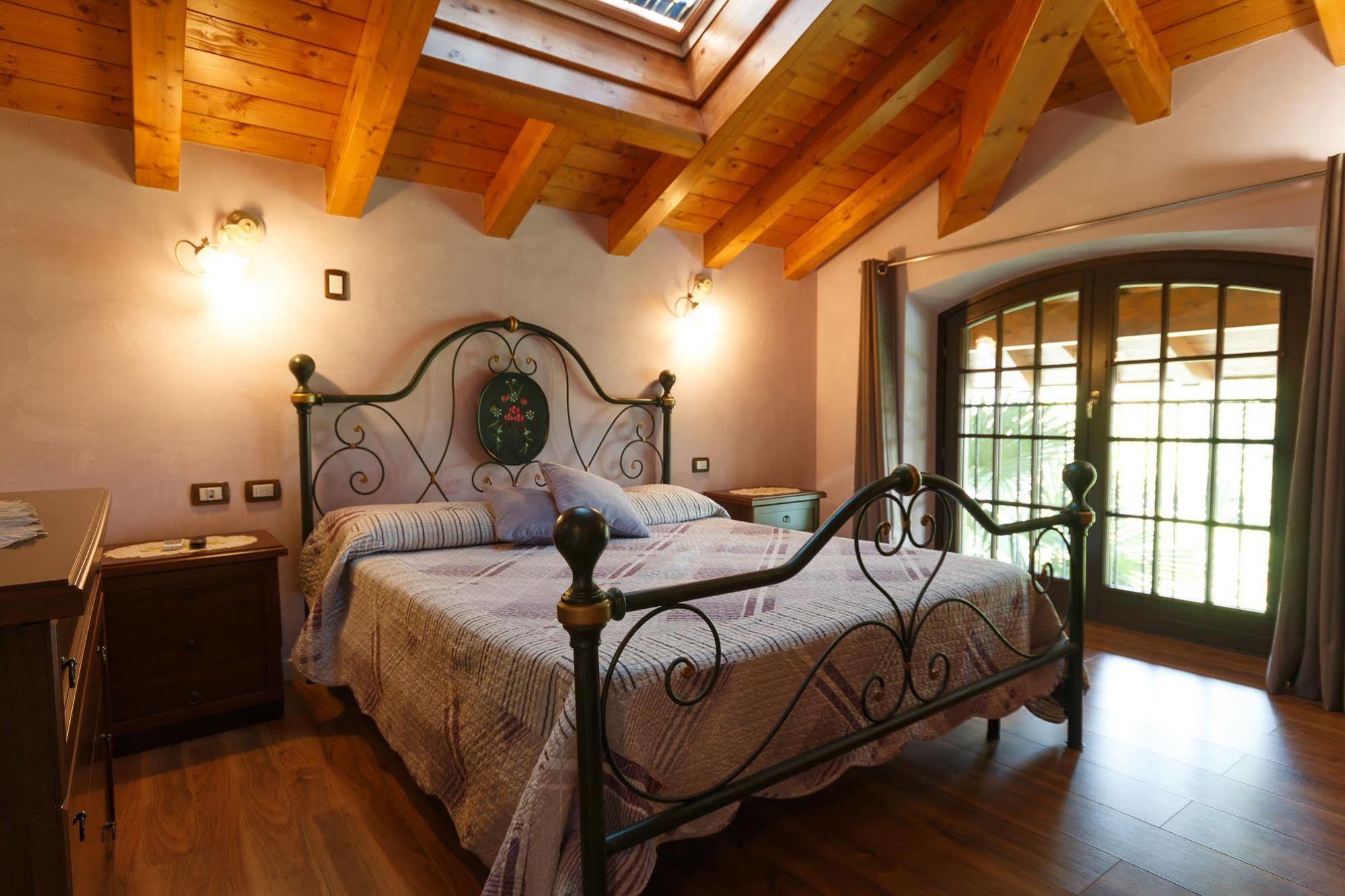 Il Gelsomino Bed & Breakfast Ferno Bagian luar foto