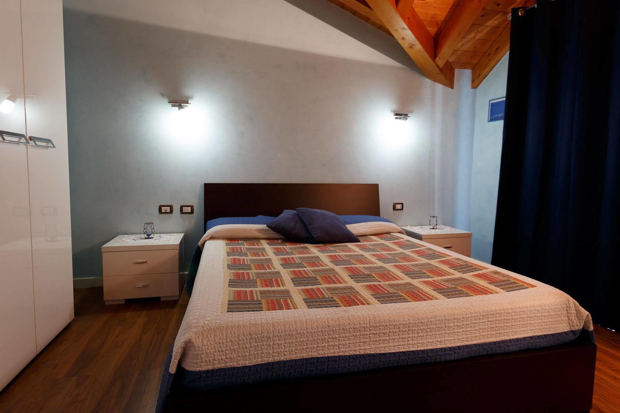 Il Gelsomino Bed & Breakfast Ferno Bagian luar foto