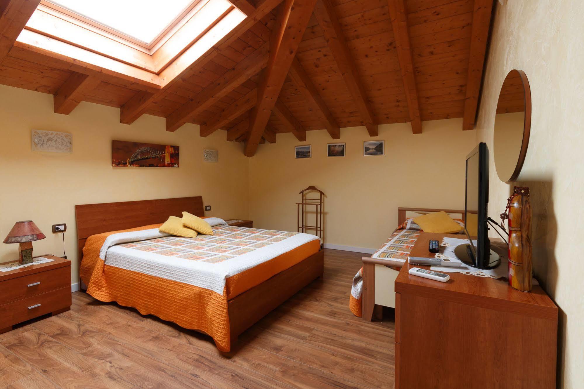 Il Gelsomino Bed & Breakfast Ferno Bagian luar foto