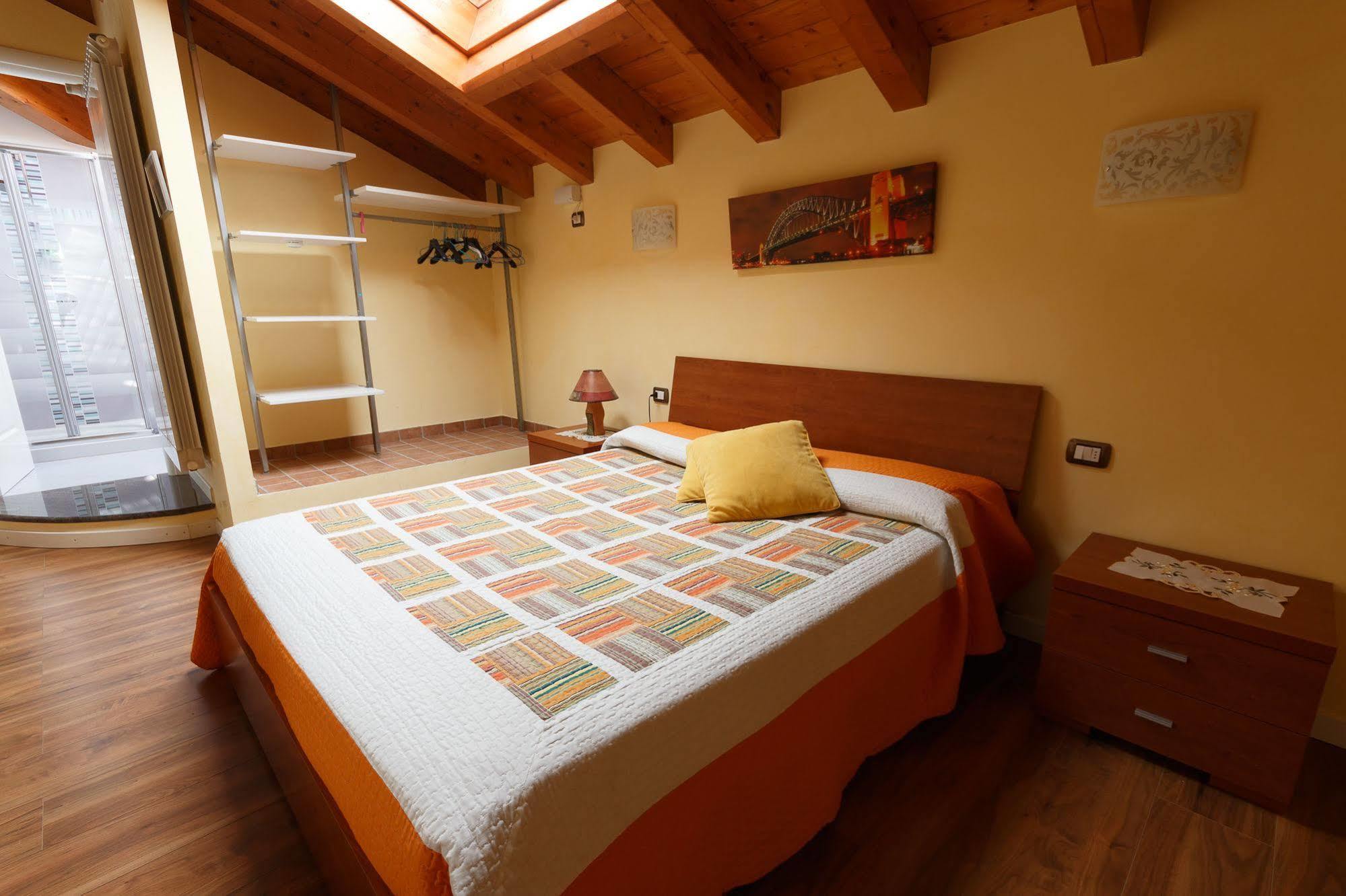 Il Gelsomino Bed & Breakfast Ferno Bagian luar foto
