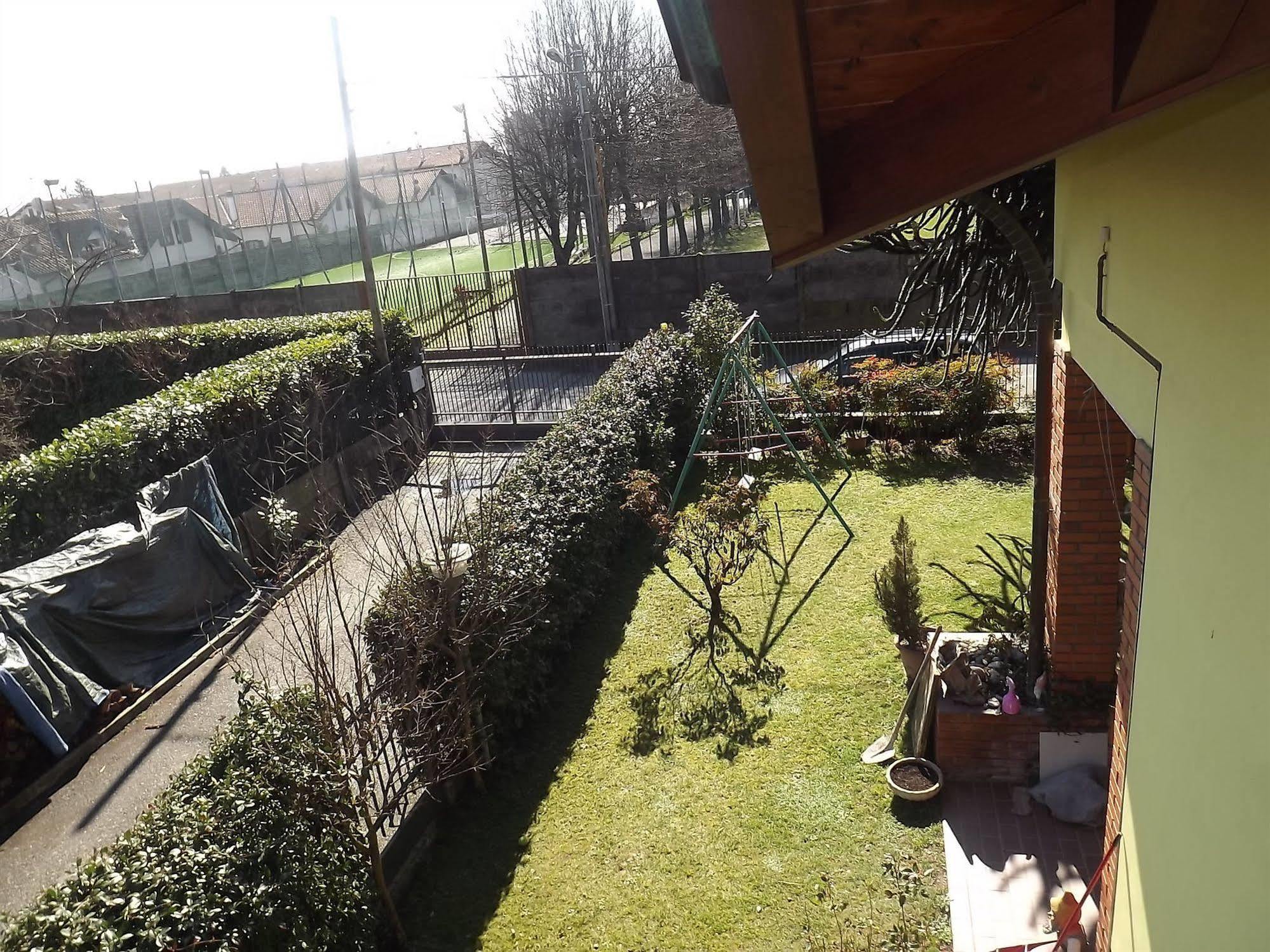 Il Gelsomino Bed & Breakfast Ferno Bagian luar foto